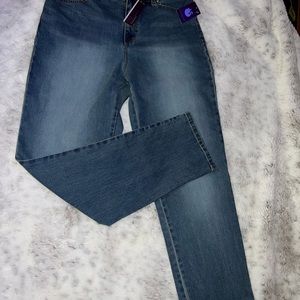 Gloria Vanderbilt jeans, new with tags size 12 stretch